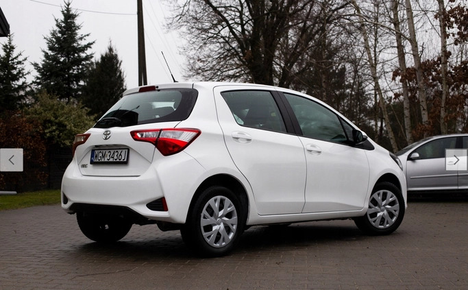 Toyota Yaris cena 48900 przebieg: 31000, rok produkcji 2019 z Józefów małe 121
